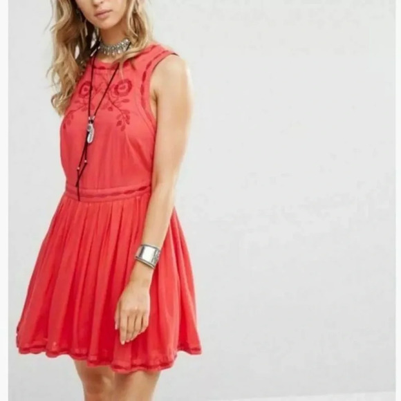 Free People Birds Of A Feather Coral Red Embroidered Sleveless Mini Dres… - Picture 3 of 16